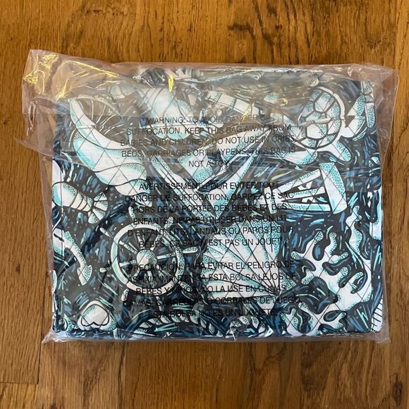 Vera Bradley Factory Style Hanging Organizer in Shore Enough NWT - Picture 4 of 8